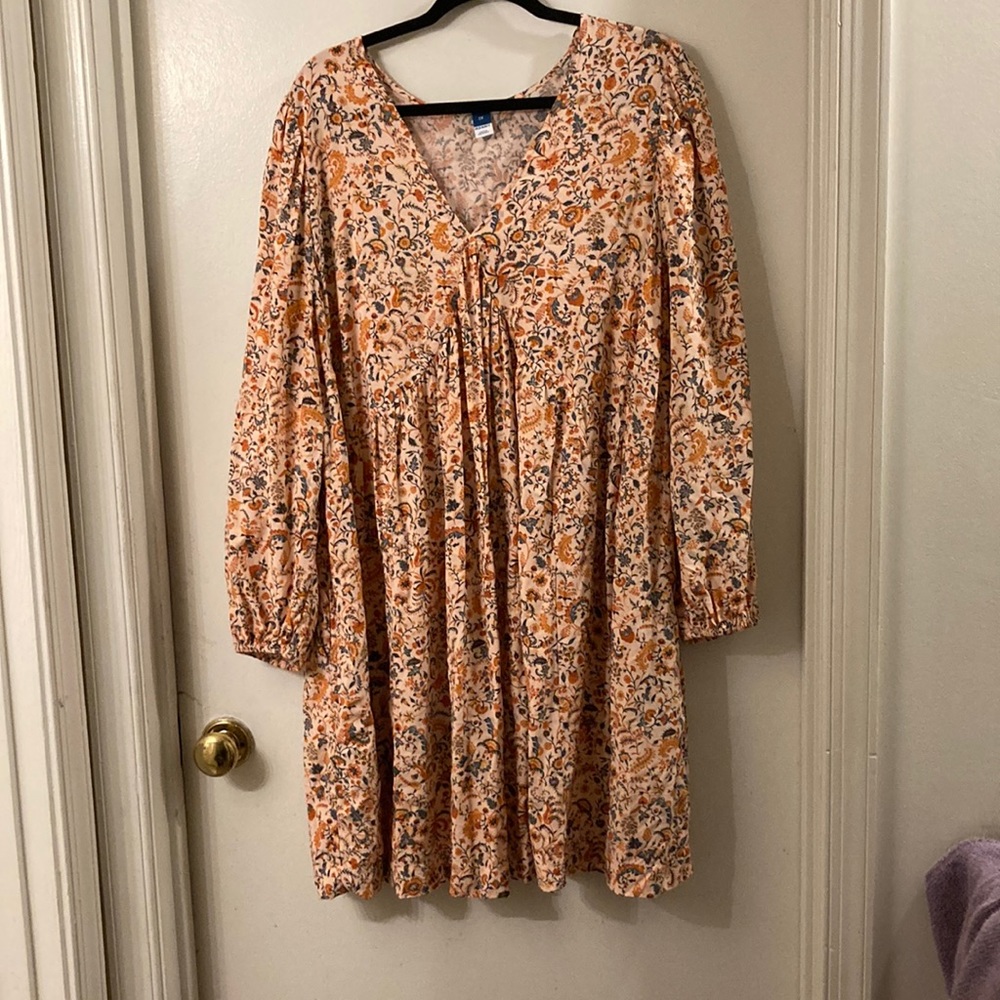 Pink long sleeve patterned old navy dress